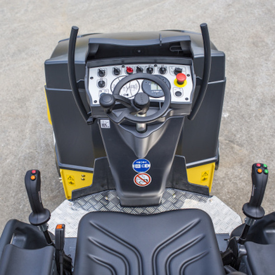 800mm Bomag Ride-On Roller Image 2