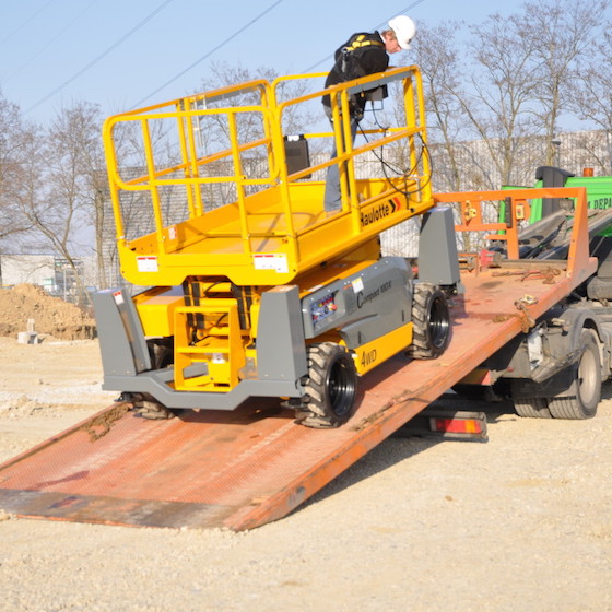 12m Diesel All-Terrain Scissor Lift Image 4