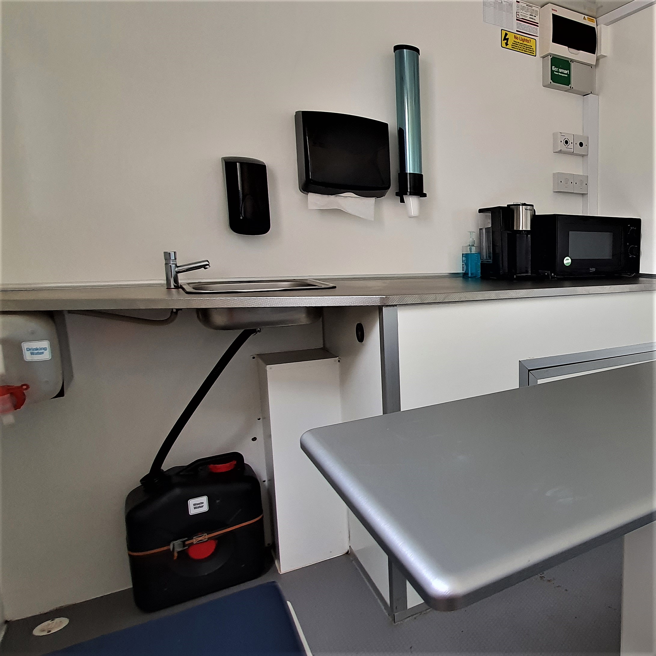 12' Solar Hybrid Welfare Units Image 7