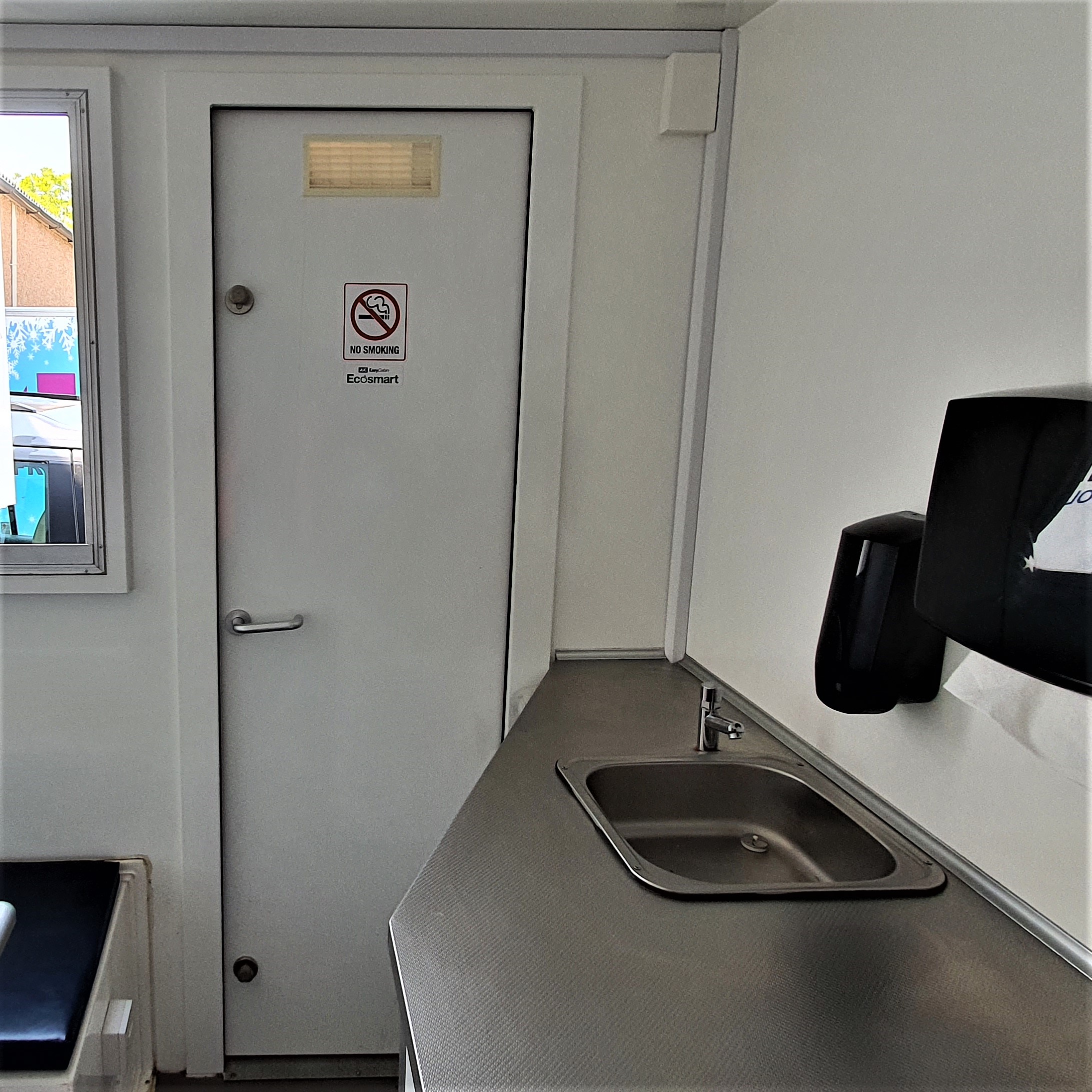 12' Solar Hybrid Welfare Units Image 6