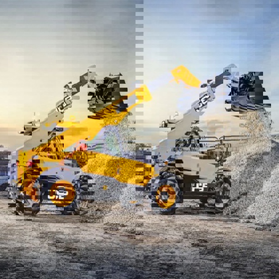 525-60 Hi-Viz Telehandler Image 2