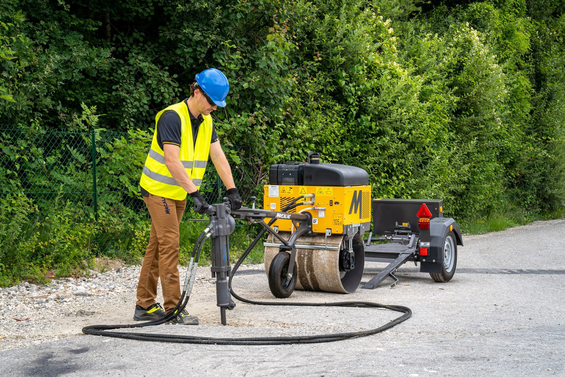 Mecalac MBR71 Pedestrian Roller Image 3